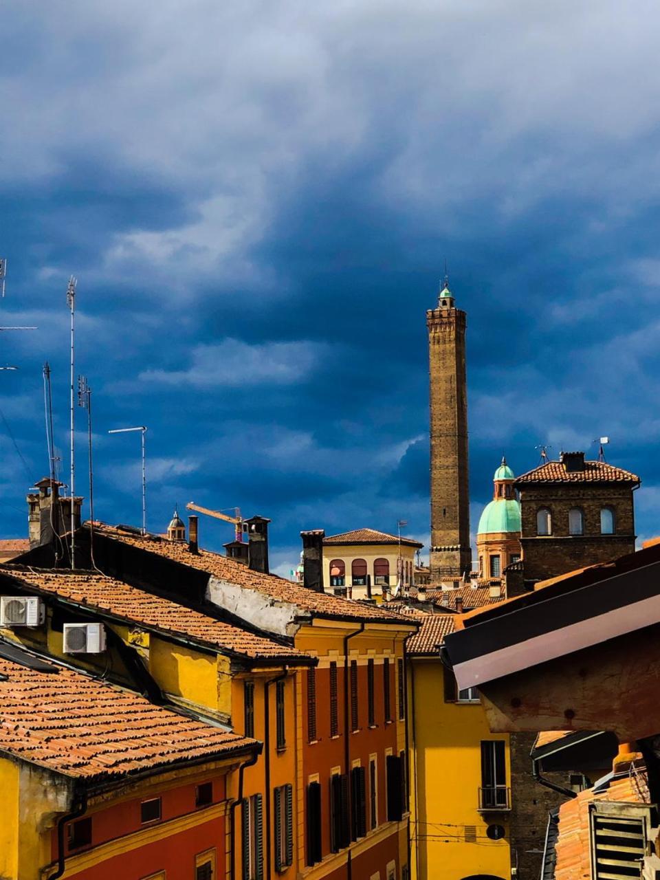 Апартаменты Healthy Flat Bologna - Tower Skyline View Экстерьер фото